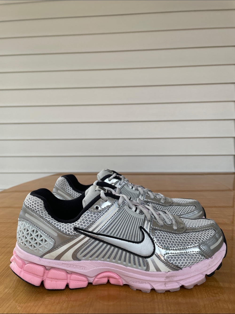 Nike Women’s Zoom Vomero 5 Running Shoes Size 9.5 Silver Pink Athletic Sports